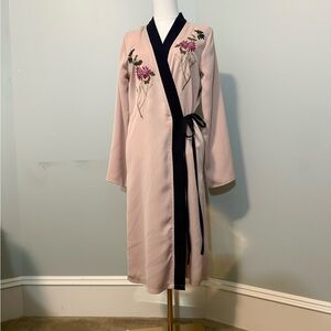 Topshop Elegant Floral Embroidered Robe - Pink and Navy